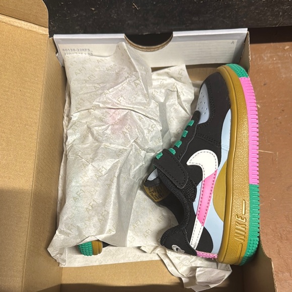 Nike Force 1 Low Easton LV8 2 (PS) Kids' Black and Green Sneakers - Picture 3 of 3